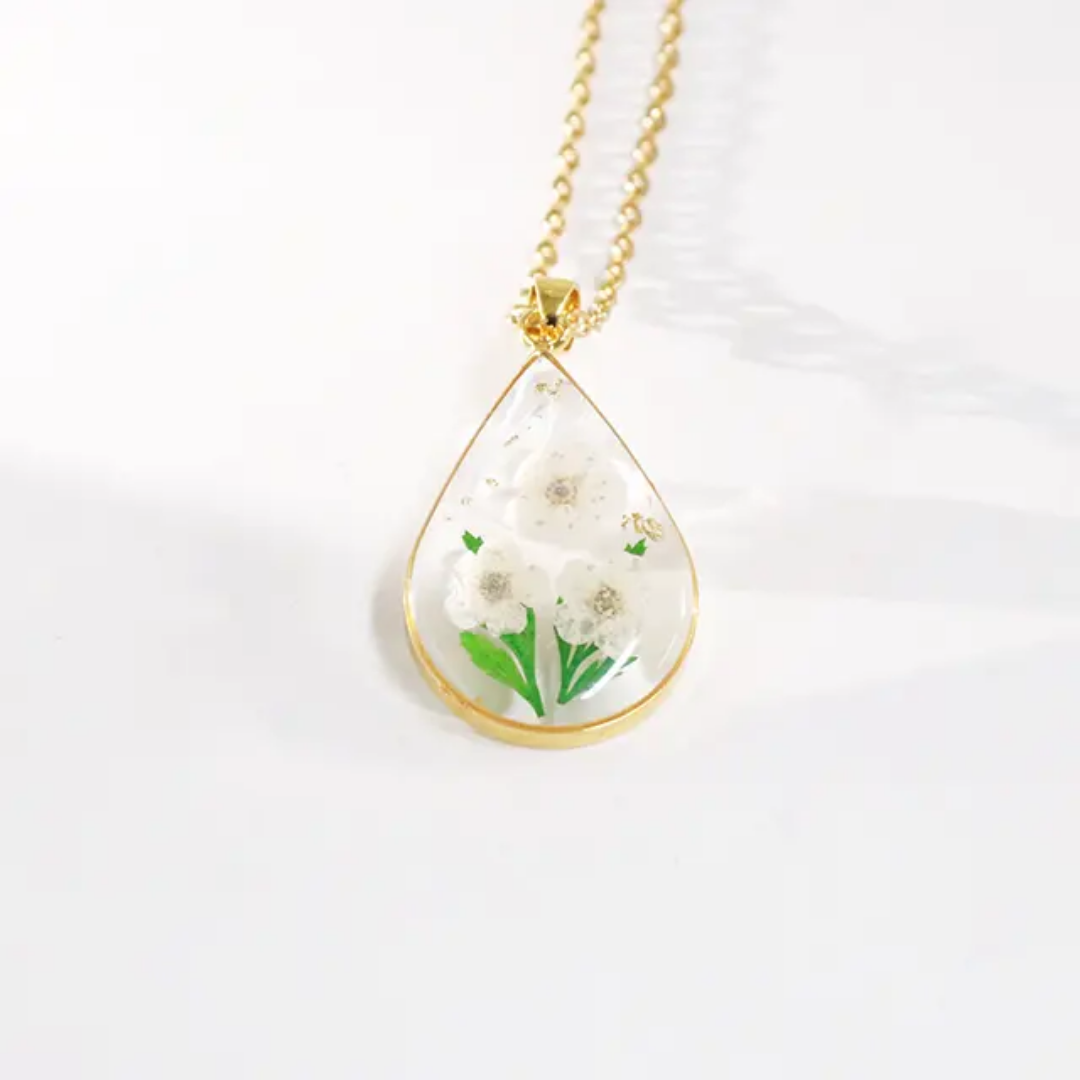 Real white daffodils and fern leaves flower necklace