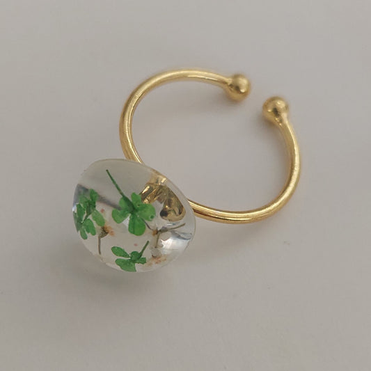 Gold color real green and white flowers ring