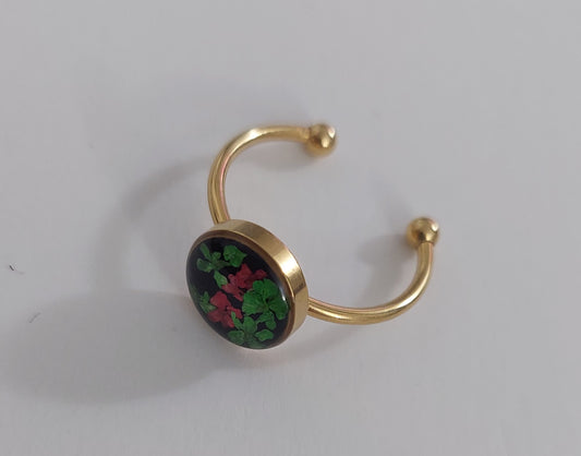Gold color real red and green flowers ring