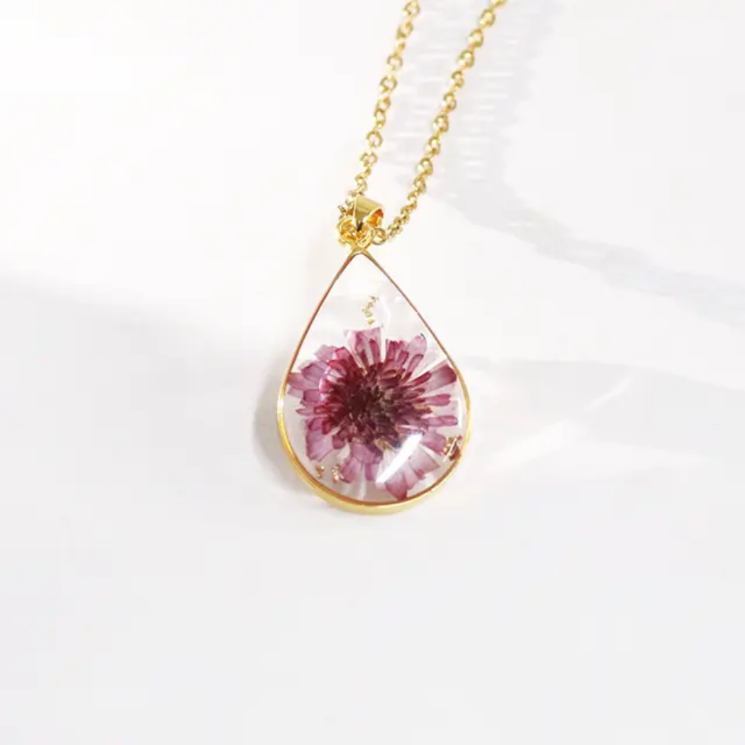 Real purple chrysanthemum flower necklace
