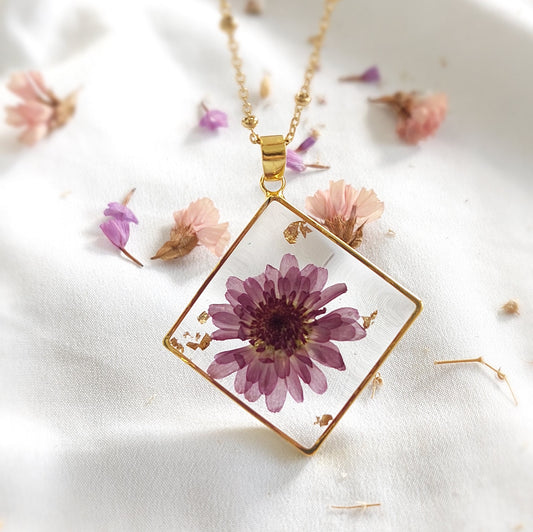 Real purple chrysanthemum flower necklace