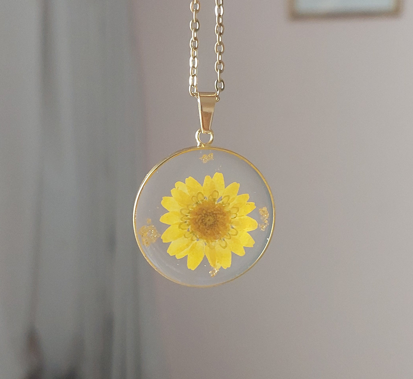 Real Yellow chrysanthemum flower necklace