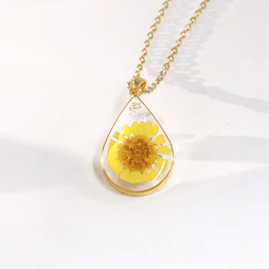 Real Yellow chrysanthemum flower necklace