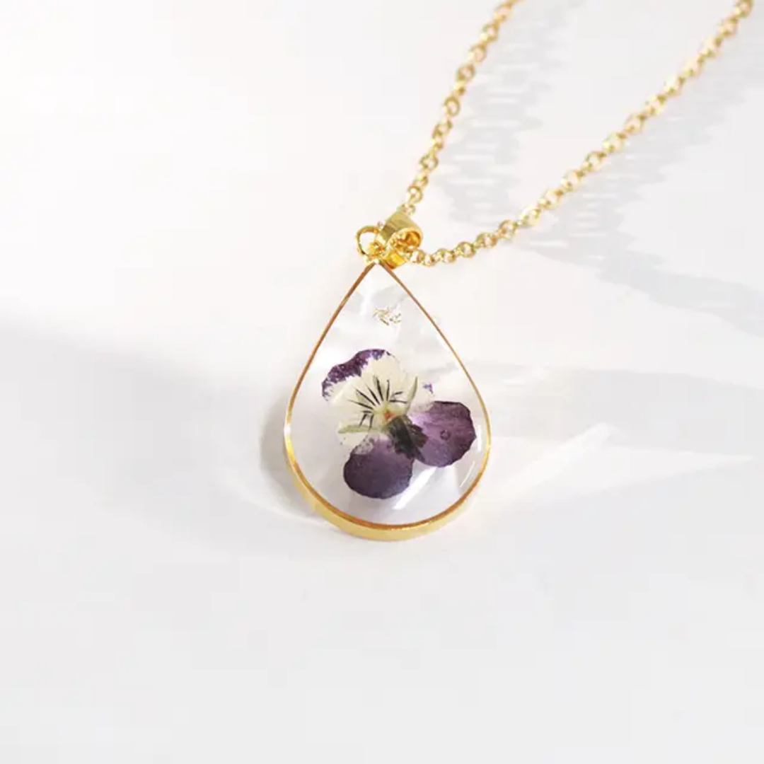 Real viola tricolor necklace