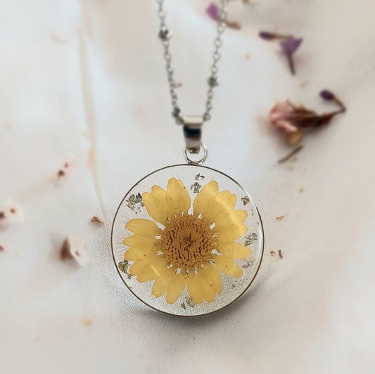 Real Yellow chrysanthemum flower necklace